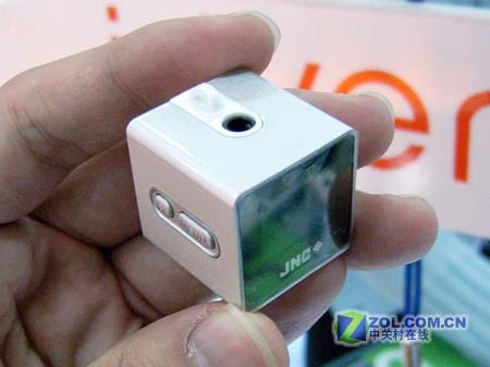 8��Ŧ������MP3 ����MP4����1000ͼƬ����,ͼ1-ZOL�йش����ߵ�1��