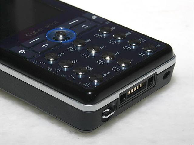 ���ᰮ���ţ�Sony Ericsson��K818cͼƬ���� ��18�� -ZOL�йش����ߵ�18��