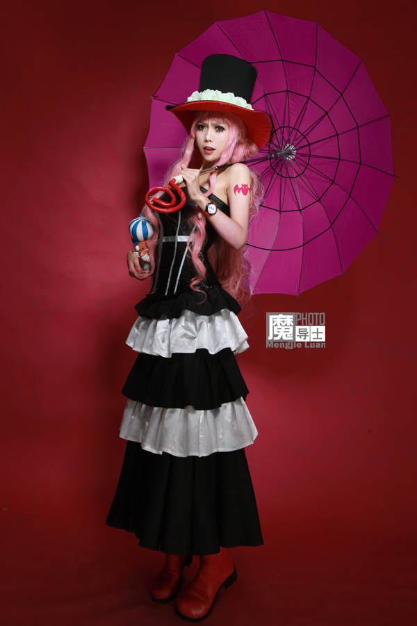 励志!独臂少年参加中考体育,用“一臂之力”完成引体向上图片