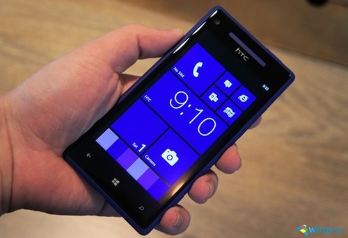 4000元!HTC Windows Phone 8X香港开卖 