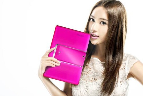 简单方便易用华硕PadFone无限一秒手机变平板 