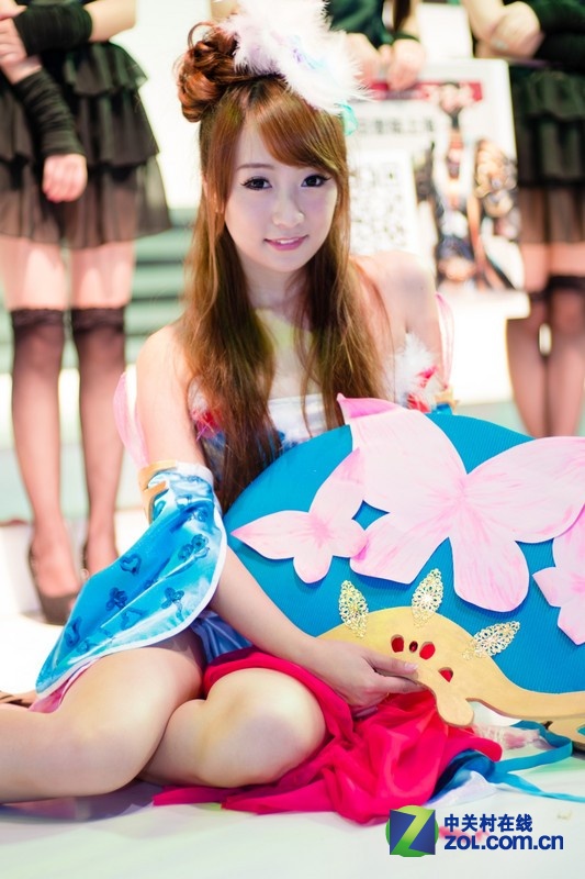 <em>美女集中营</em> Chinajoy<em>养眼</em>大妞抢先看_中关村在