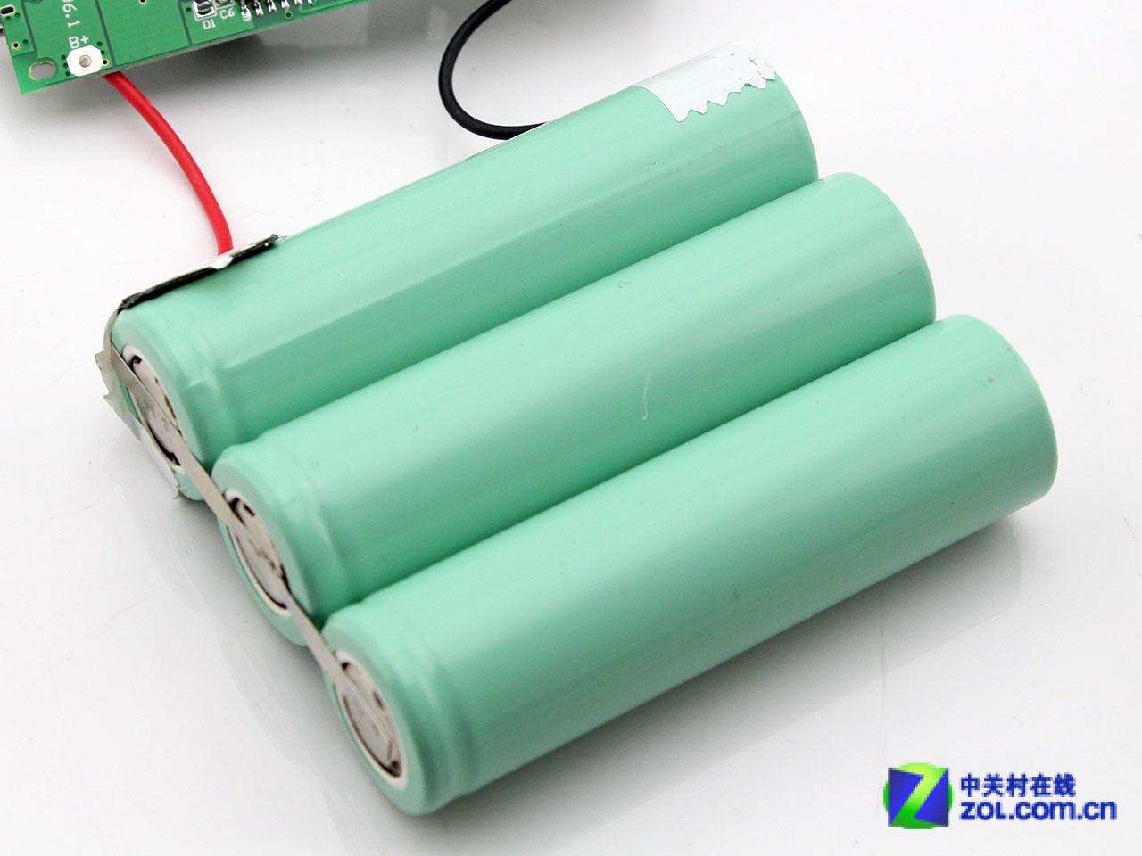 【原始大图】小心变炸弹 揭露低价移动电源内