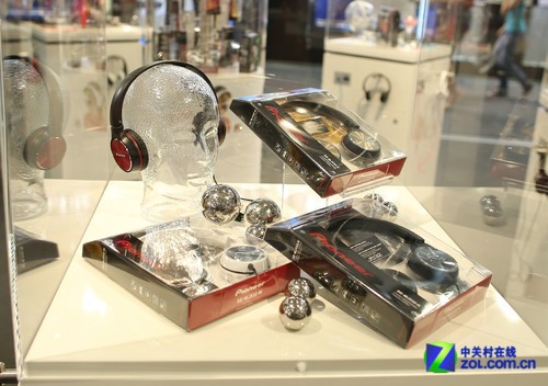 IFA2013电子展 先锋携时尚DJ装备亮相