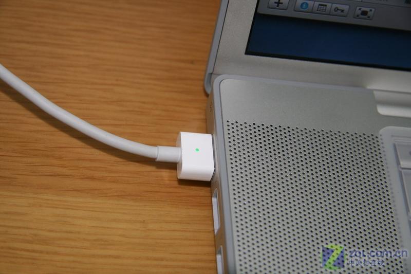 ʱ������ ƻ��MacBook Pro�ʼǱ�����ͼƬ����,ͼ8-ZOL�йش����ߵ�8��