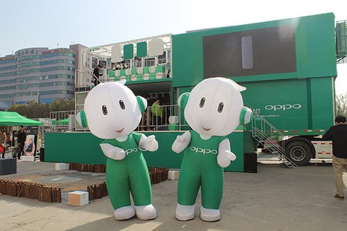 手机创意拍摄狂潮来袭，OPPO N1大篷车惊艳泉城