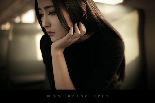 蔓延 忧郁的唯美少女_数码影像-中关村在线