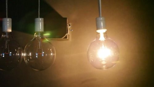 重演牛顿第三定律 灯泡也疯狂的艺术