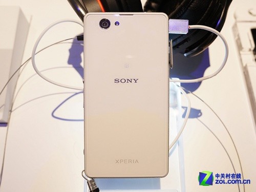 最强4.3英寸安卓机 索尼Z1 Compact试玩