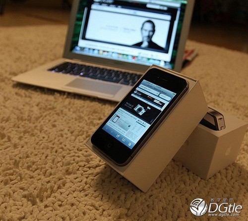 单品21 iPhone4S 联通/电信版 2598/2599元