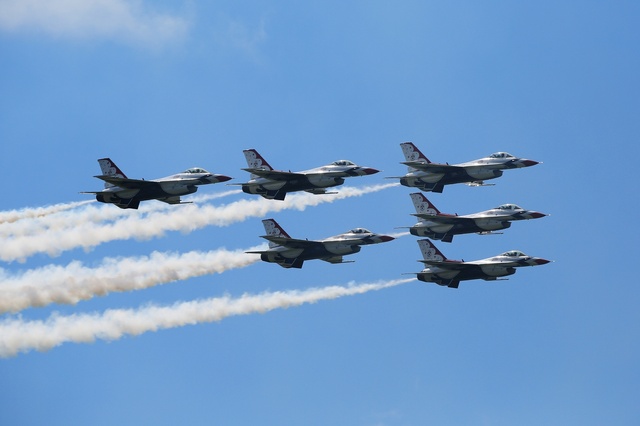 美国雷鸟表演队飞行盛宴!罗切斯特航展_笔记本-中关村在线