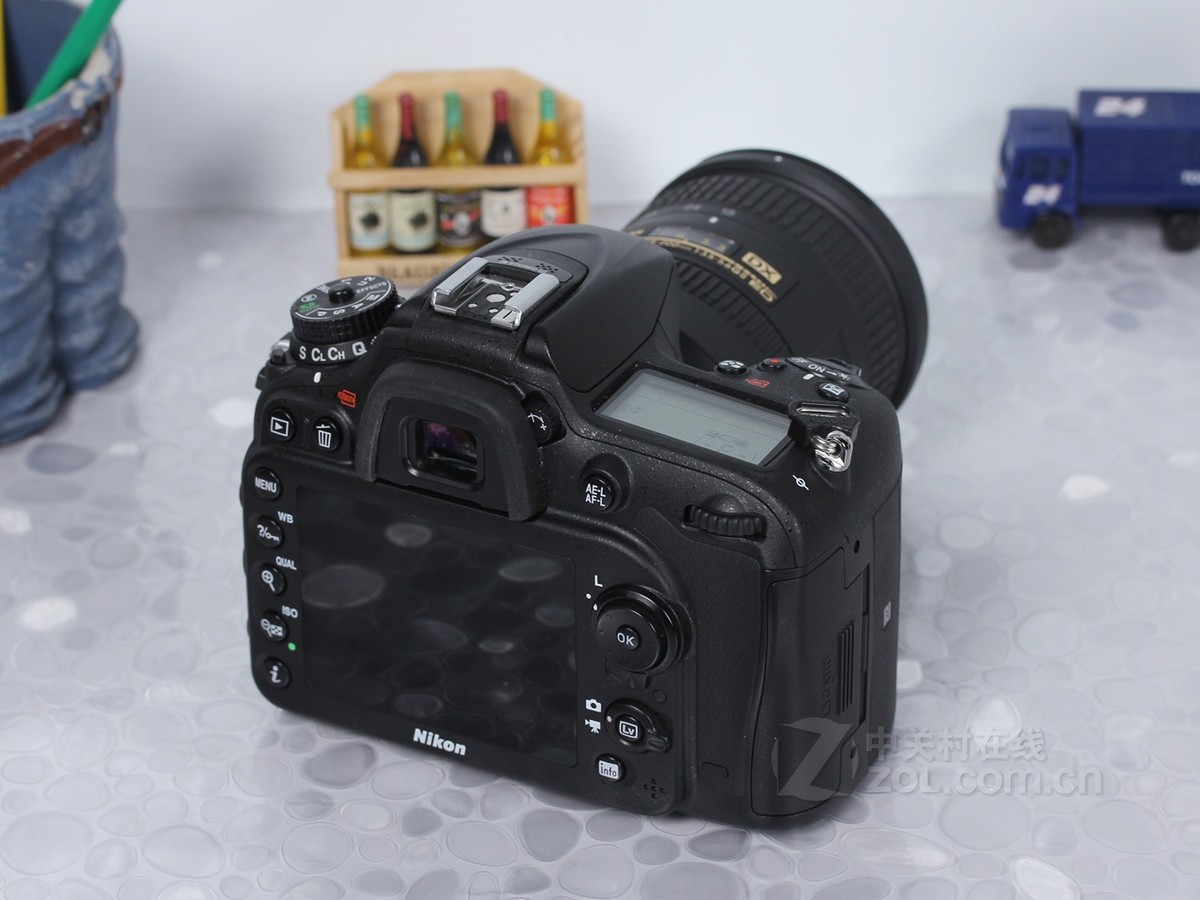 【高清图】尼康(nikon)D7200套机(18-300mm)