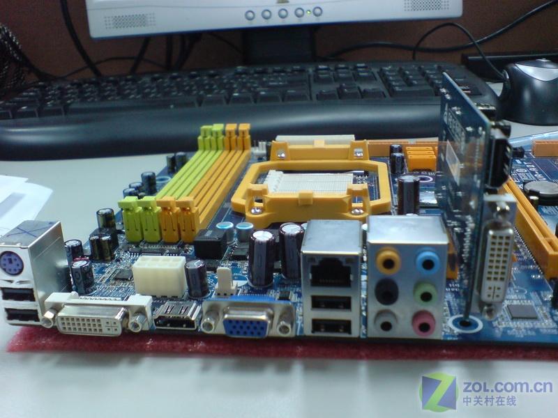 ����Ƶ�� ӳ̩Tϵ���SLI��MCP78ʵ��ͼƬ����,ͼ4-ZOL�йش����ߵ�4��