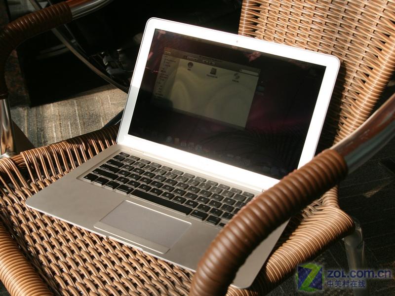 ���ڶ���:���糬��MacBook Air��½ZOLͼƬ����,ͼ58-ZOL�йش����ߵ�58��