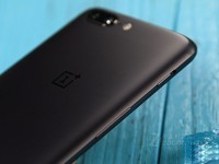 一加手机5 8GB+128GB 月岩灰 双卡双待续航出色 苏宁售价3639元 (有赠品)
