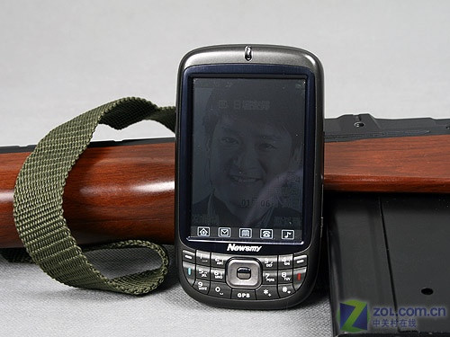 个性大屏GPS触控 纽曼G32限量仅650元