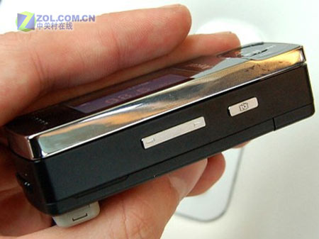 1GB���ֻ� CeBIT���泬