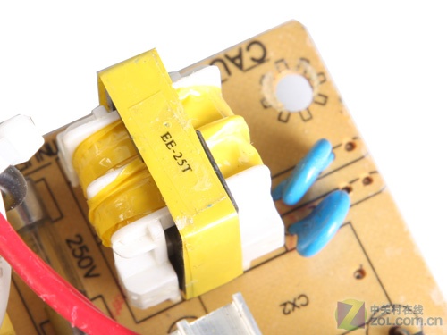 【高清图】便宜电源小心爆炸 国产品牌PK山寨