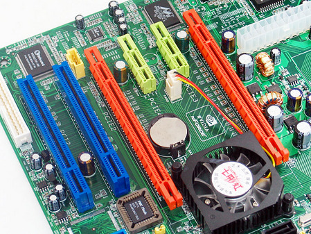 七彩虹主板跳线_七彩虹主板电源跳线_七彩虹主板跳线连接图