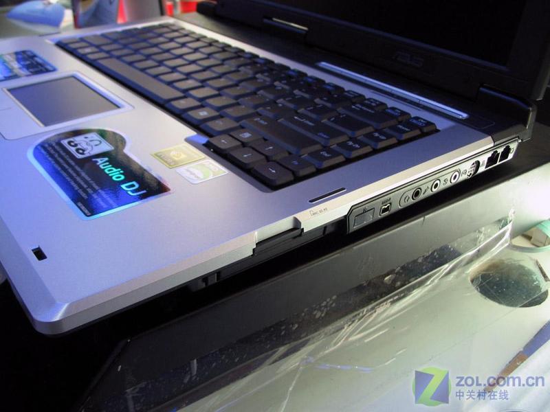 ��7300�Կ� ��˶1.8G�ʼǱ�7999ԪͼƬ����,ͼ9-ZOL�йش����ߵ�9��