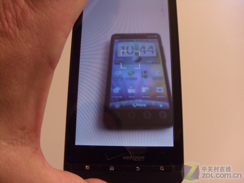 怪兽之战 摩托Droid X VS HTC EVO 4G 