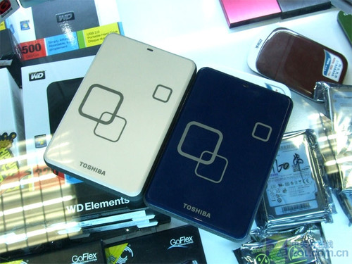 原装新品 东芝V5 320GB移动硬盘到货 
