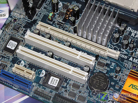 显卡总线接口_显卡总线接口