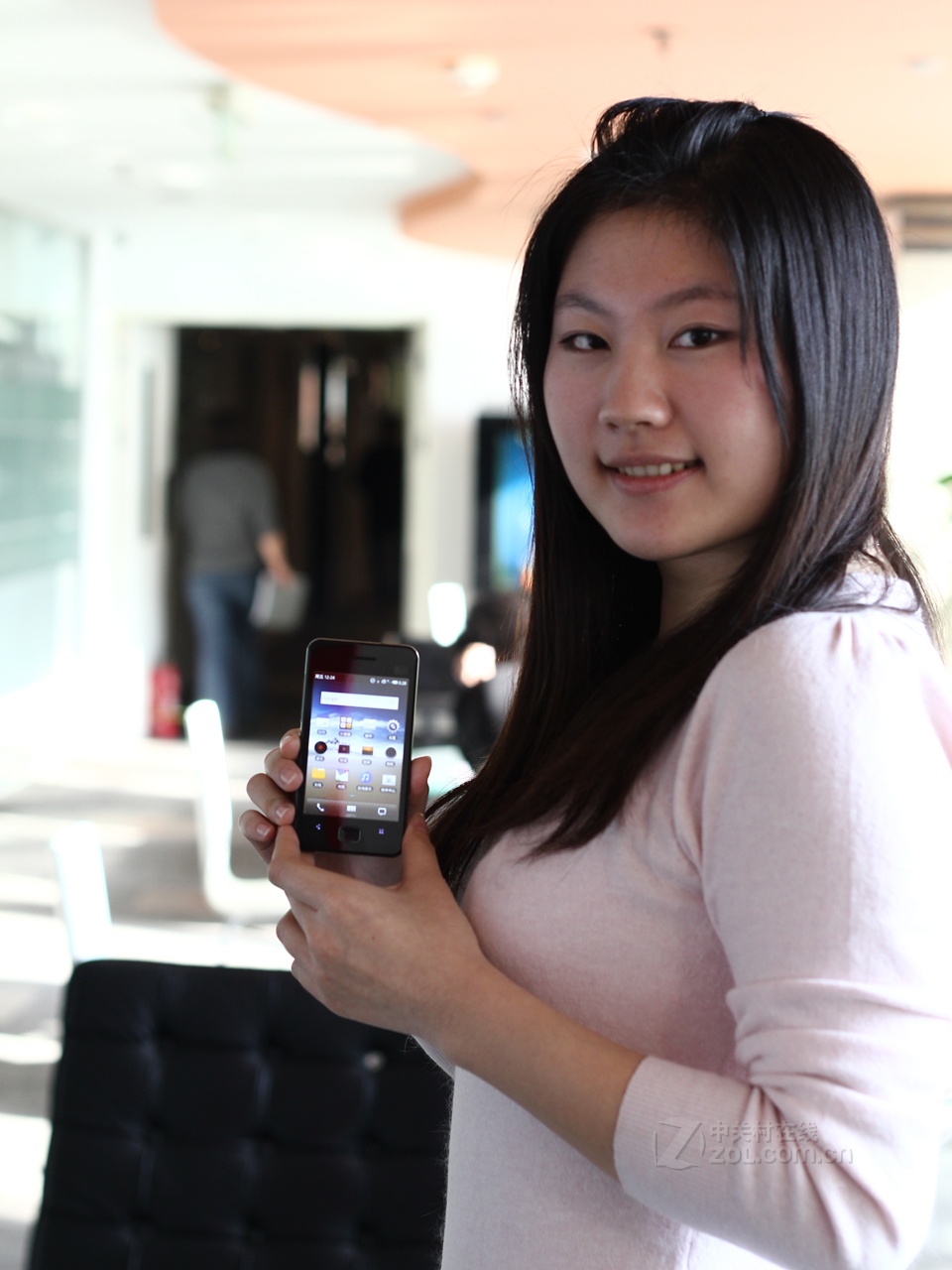 【人物效果2图】魅族m9黑色外观图片 图7-zo