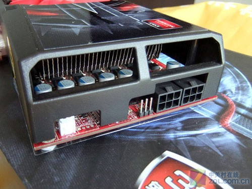 ����HD6850 ���ǰ� 1GD5 M04 