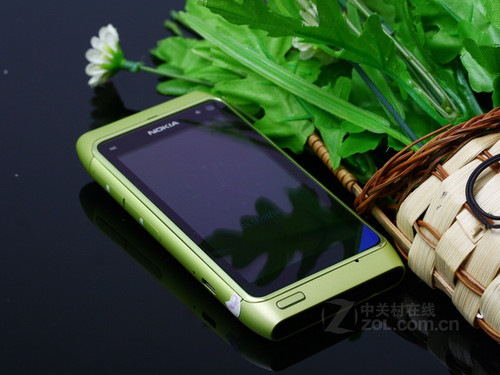 冬青绿与浆果红 六款圣诞色彩产品推荐