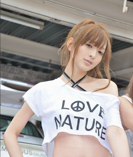 日本最强《街头霸王》人妖玩家性感写真