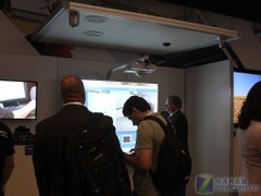 infoComm2011:松下展出弧形拼接系统 