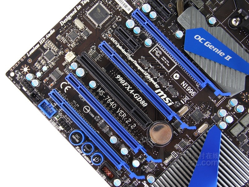 msi微星(msi)微星990FXA-GD80显卡插槽图片