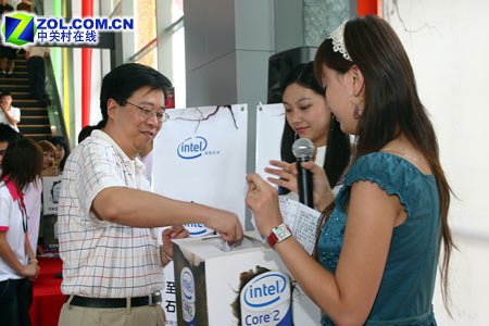 Intel�й����2˫����������¡�ؿ�ĻͼƬ����,ͼ1-ZOL�йش����ߵ�1��