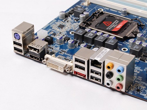 专家点评:开年攒机哪些主板最靠谱?_主板技巧