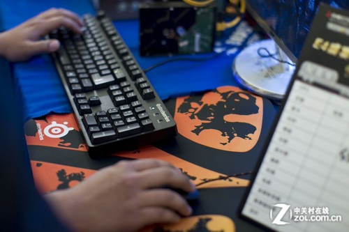 赛睿友情赞助“E4盛宴,Geek体验”体验会