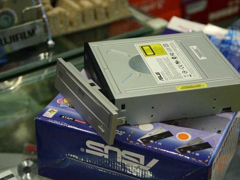 ��˶��ASUS��DVD-E616A3ͼƬ���� ��12�� -ZOL�йش����ߵ�12��