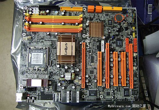 3��PCI-E X16��� �׿���������������ͼƬ����,ͼ2-ZOL�йش����ߵ�2��