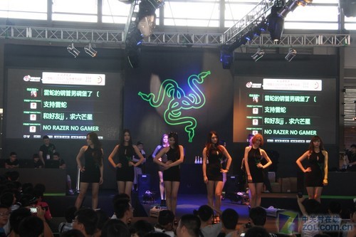 洋妞 DOTA一个也不少 Razer展台美女秀