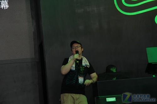 洋妞 DOTA一个也不少 Razer展台美女秀