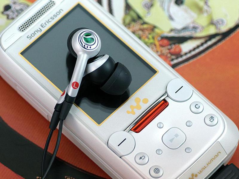 ���ᰮ���ţ�Sony Ericsson��W830cͼƬ���� ��40�� -ZOL�йش����ߵ�40��