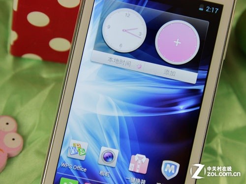 ר��Ů�ԵĴ��� ˫�˶�ΨiEva D9���� 