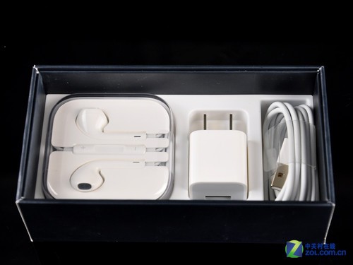 额外配转接头 电信版iPhone 5真机赏析