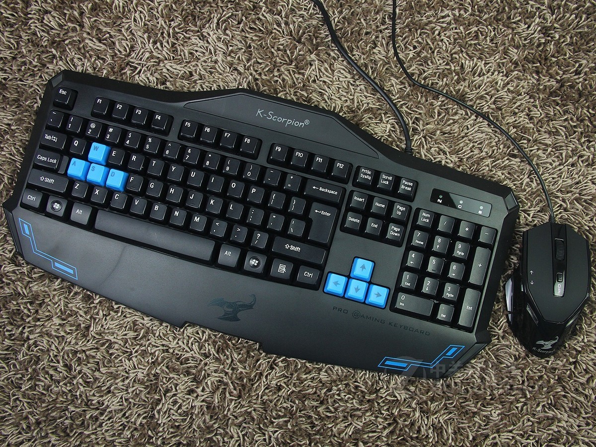 森松尼st-880屠龙游戏键鼠套装