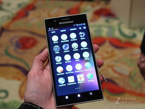 ˫�����̵߳ǳ� Intel�ֻ�2013������Ϊ 