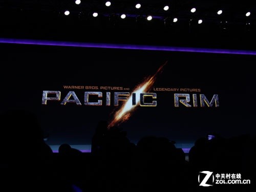 Born Mobile CES2013��ͨ��ֻ������800 