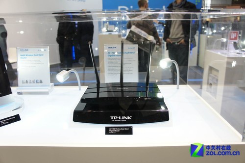 TP-Link��ҫCeBIT2013 �ջ�IF��ƴ� 