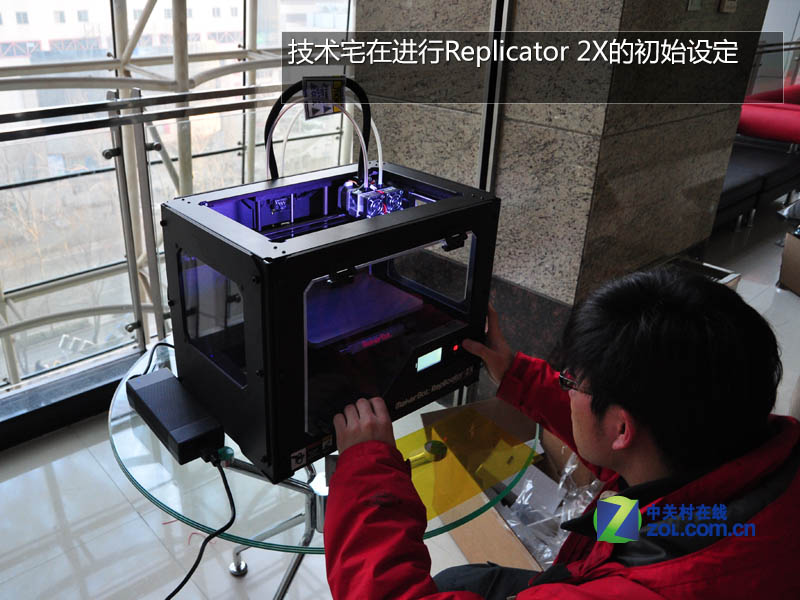 ˫ɫ3DӡMakerBotƷȫײ