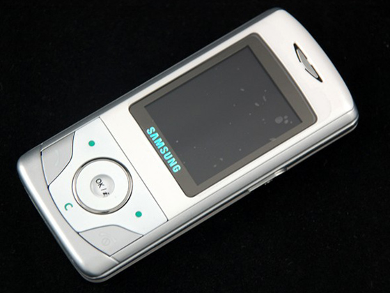 【高清图】 三星(samsung)d528整体外观图 图14