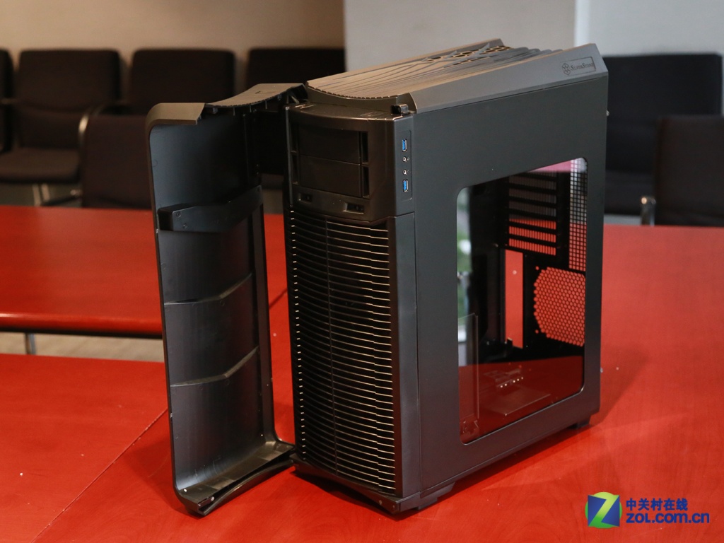 不再是垂直风道?银欣乌鸦4机箱图赏